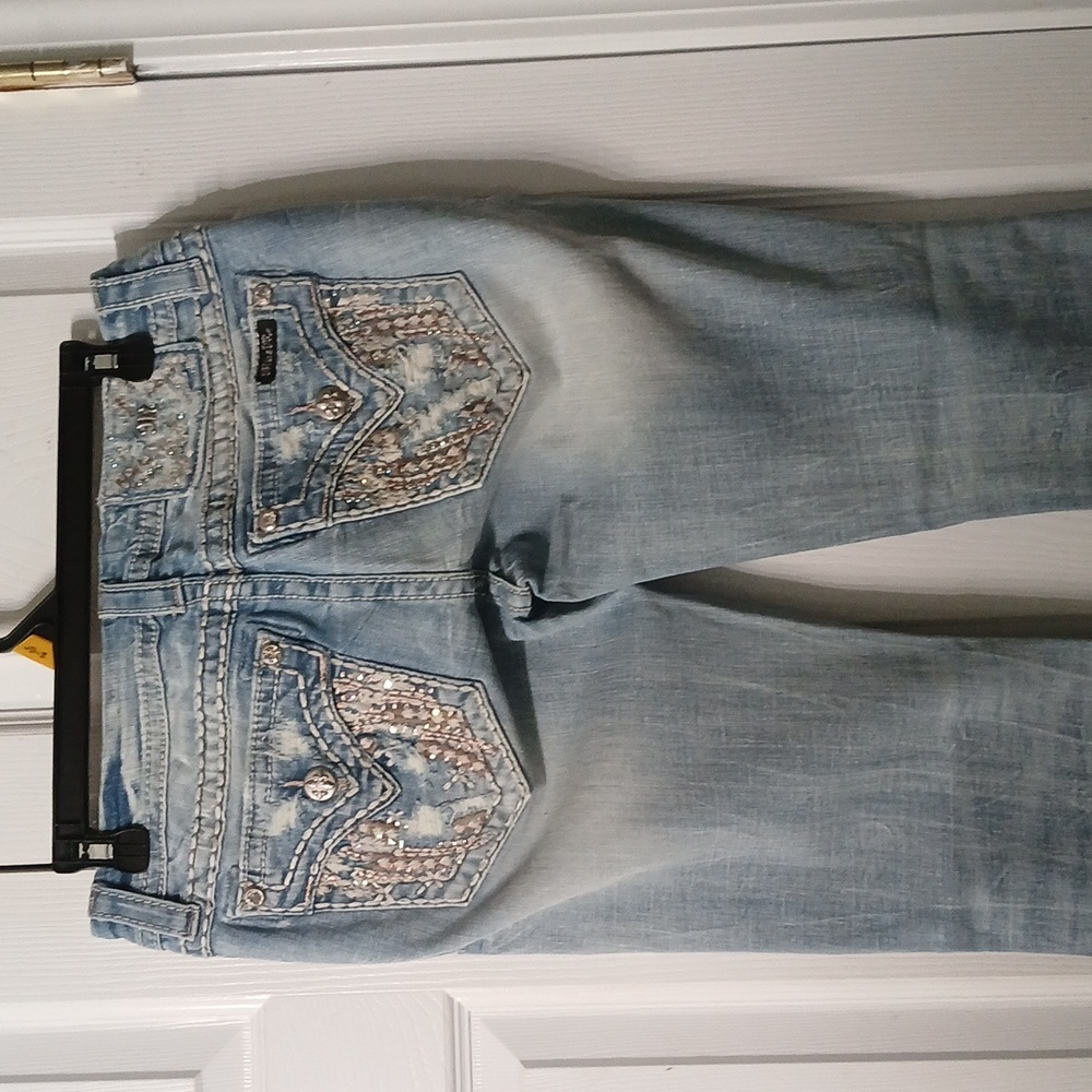 Miss Me rhinestone distressed pocket signature boot light wash  jeans Sz 29 NWOT